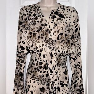 💎Vince Camuto animal print Long Sleeve gorgeous blouse
